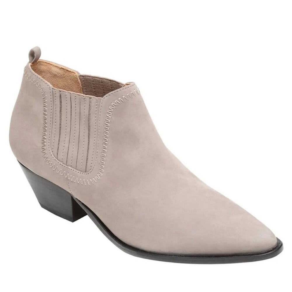 BOGO Schutz Jacqueline Bootie Size
10 New $215